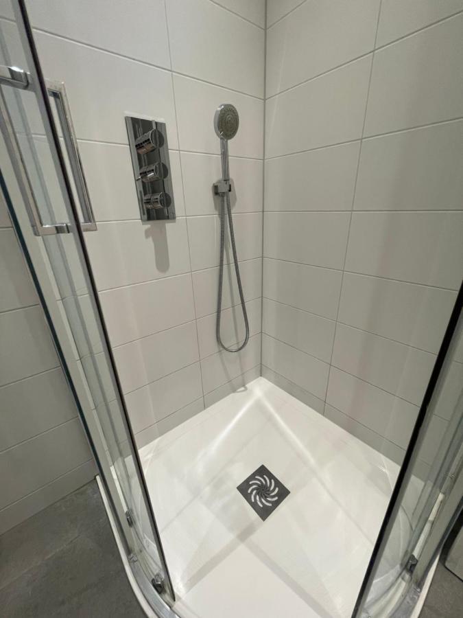 Chic 3 Bedroom Flat With Private Terrace In Holloway Near Finsbury Park London Kültér fotó