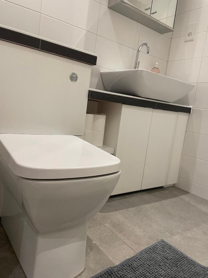 Chic 3 Bedroom Flat With Private Terrace In Holloway Near Finsbury Park London Kültér fotó