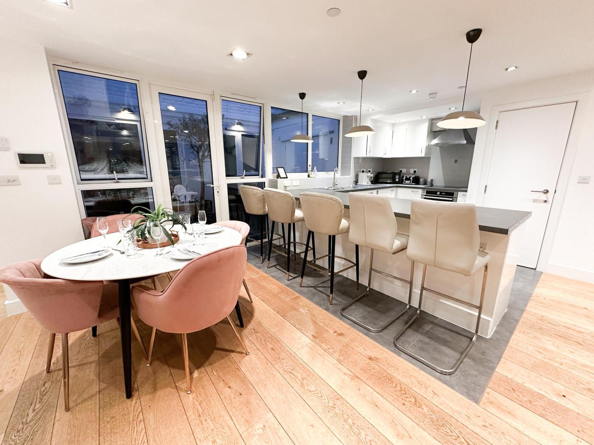 Chic 3 Bedroom Flat With Private Terrace In Holloway Near Finsbury Park London Kültér fotó