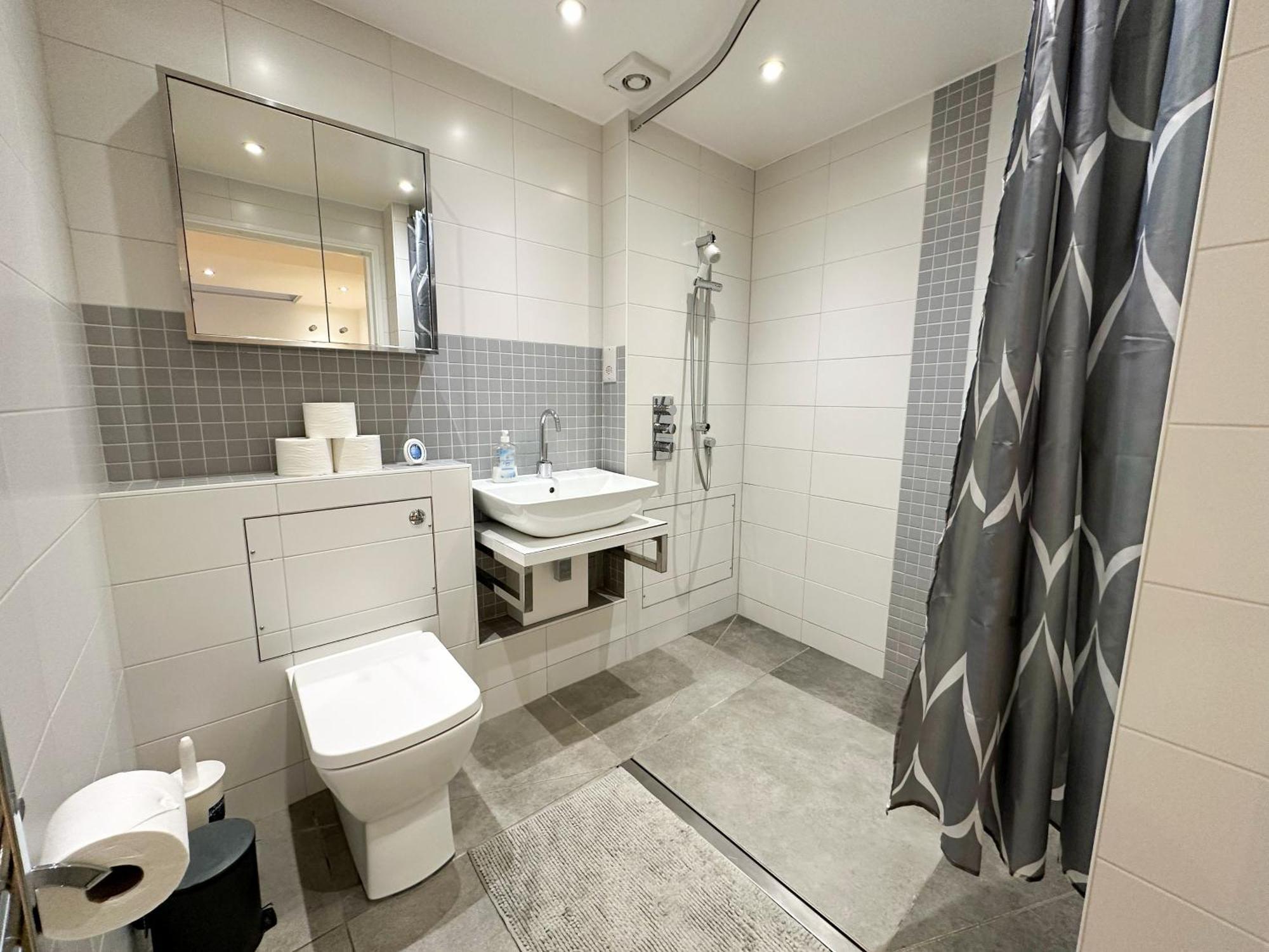 Chic 3 Bedroom Flat With Private Terrace In Holloway Near Finsbury Park London Kültér fotó
