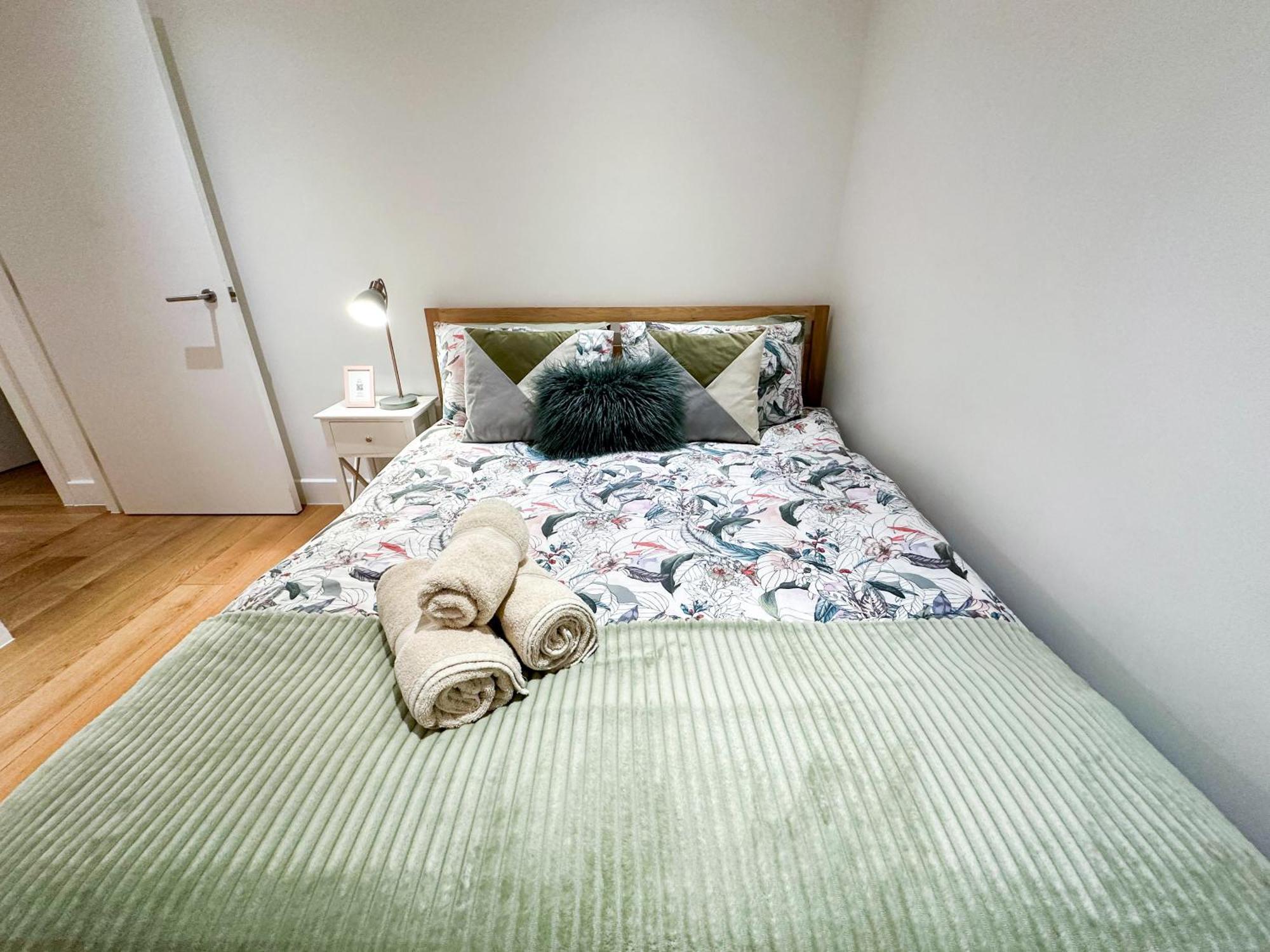Chic 3 Bedroom Flat With Private Terrace In Holloway Near Finsbury Park London Kültér fotó