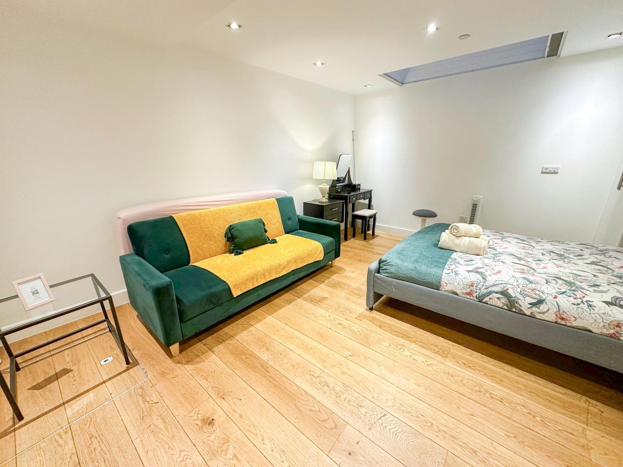 Chic 3 Bedroom Flat With Private Terrace In Holloway Near Finsbury Park London Kültér fotó
