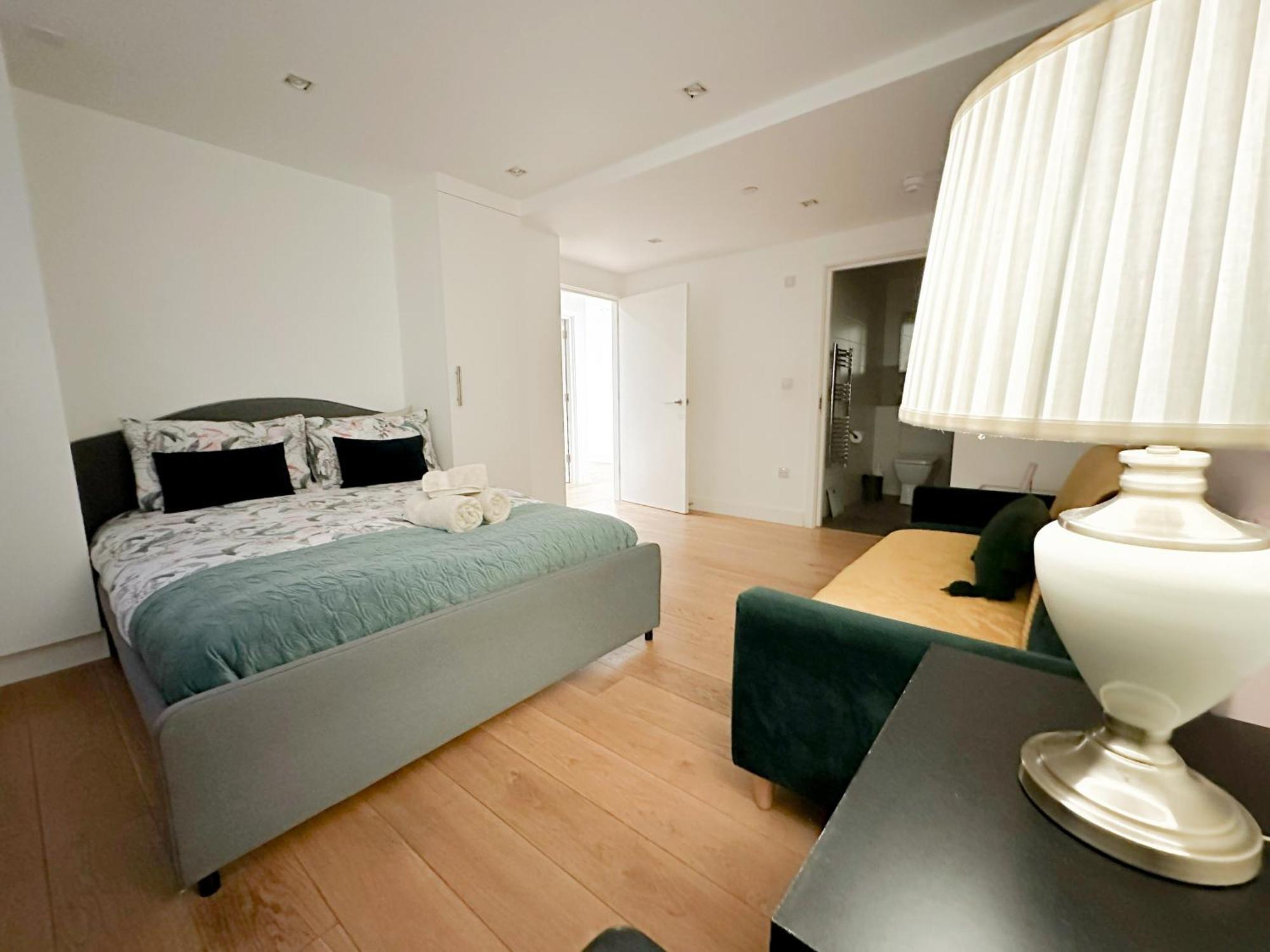 Chic 3 Bedroom Flat With Private Terrace In Holloway Near Finsbury Park London Kültér fotó