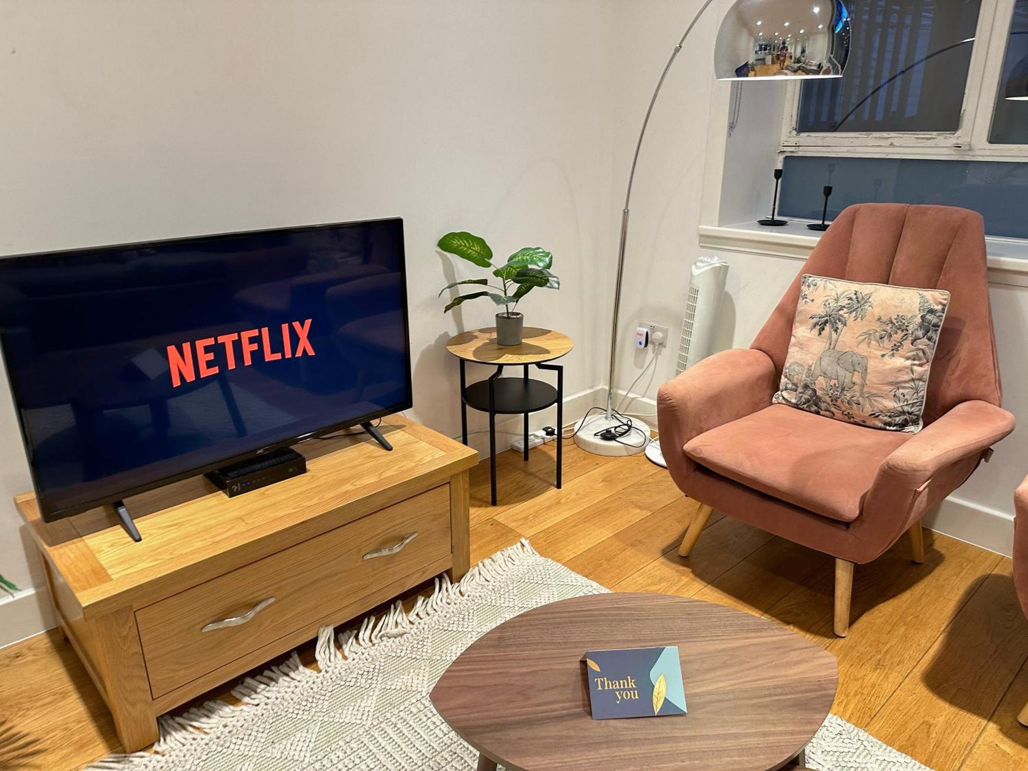 Chic 3 Bedroom Flat With Private Terrace In Holloway Near Finsbury Park London Kültér fotó