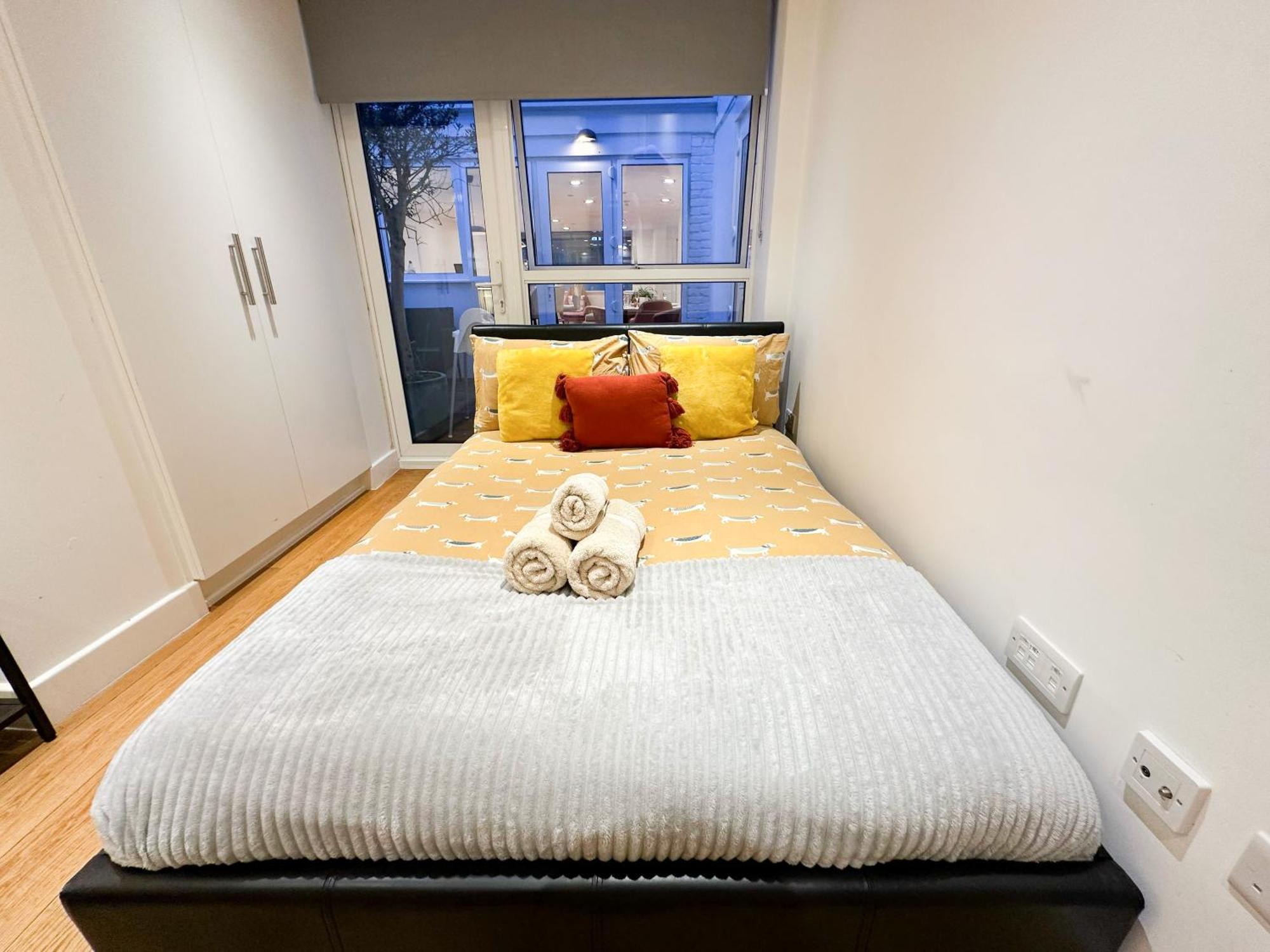 Chic 3 Bedroom Flat With Private Terrace In Holloway Near Finsbury Park London Kültér fotó
