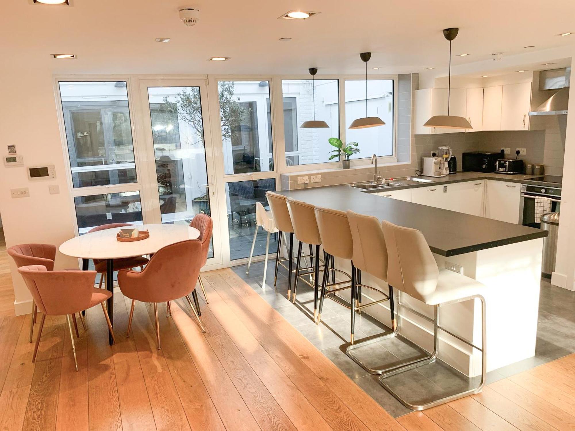 Chic 3 Bedroom Flat With Private Terrace In Holloway Near Finsbury Park London Kültér fotó