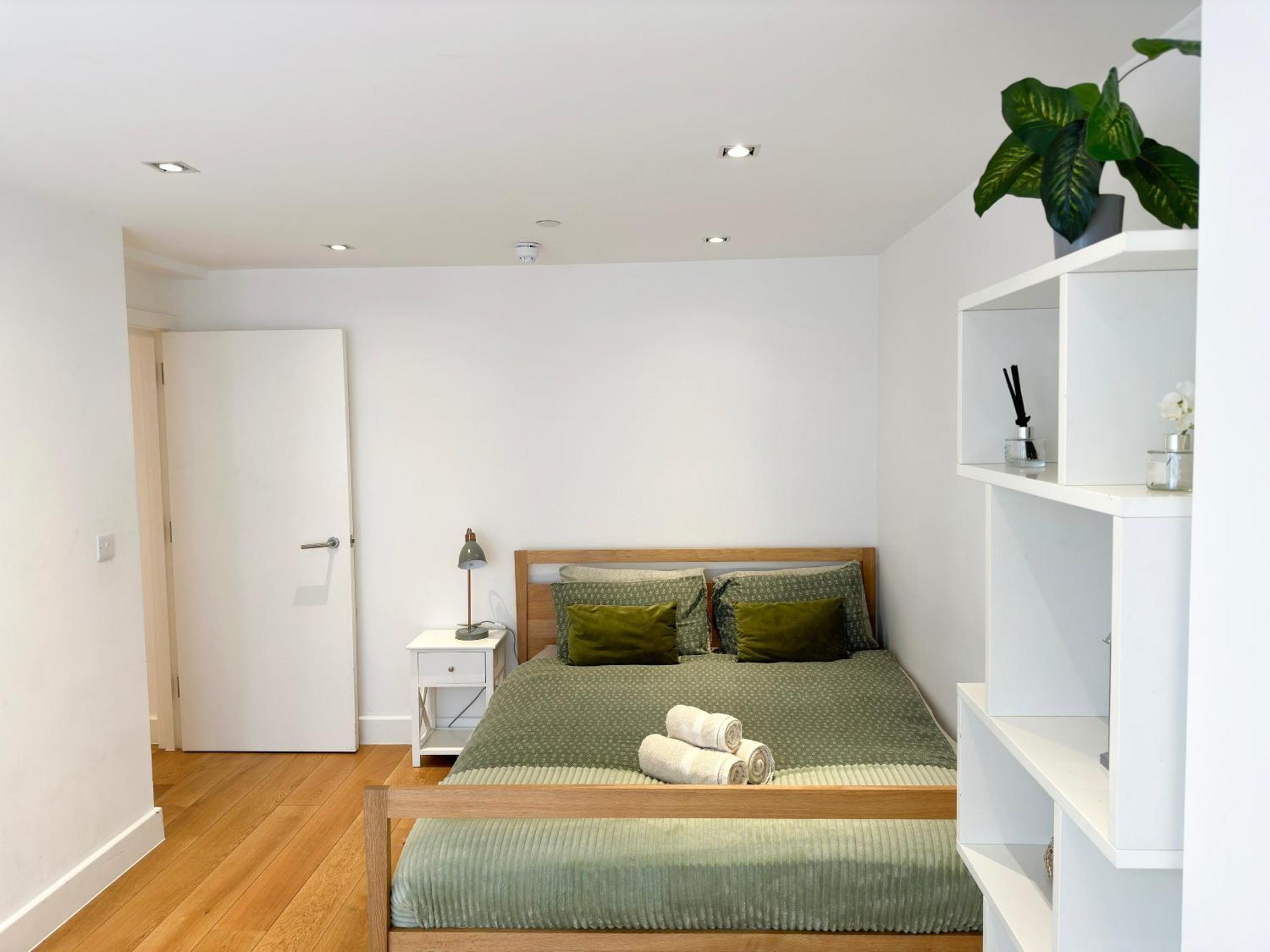 Chic 3 Bedroom Flat With Private Terrace In Holloway Near Finsbury Park London Kültér fotó