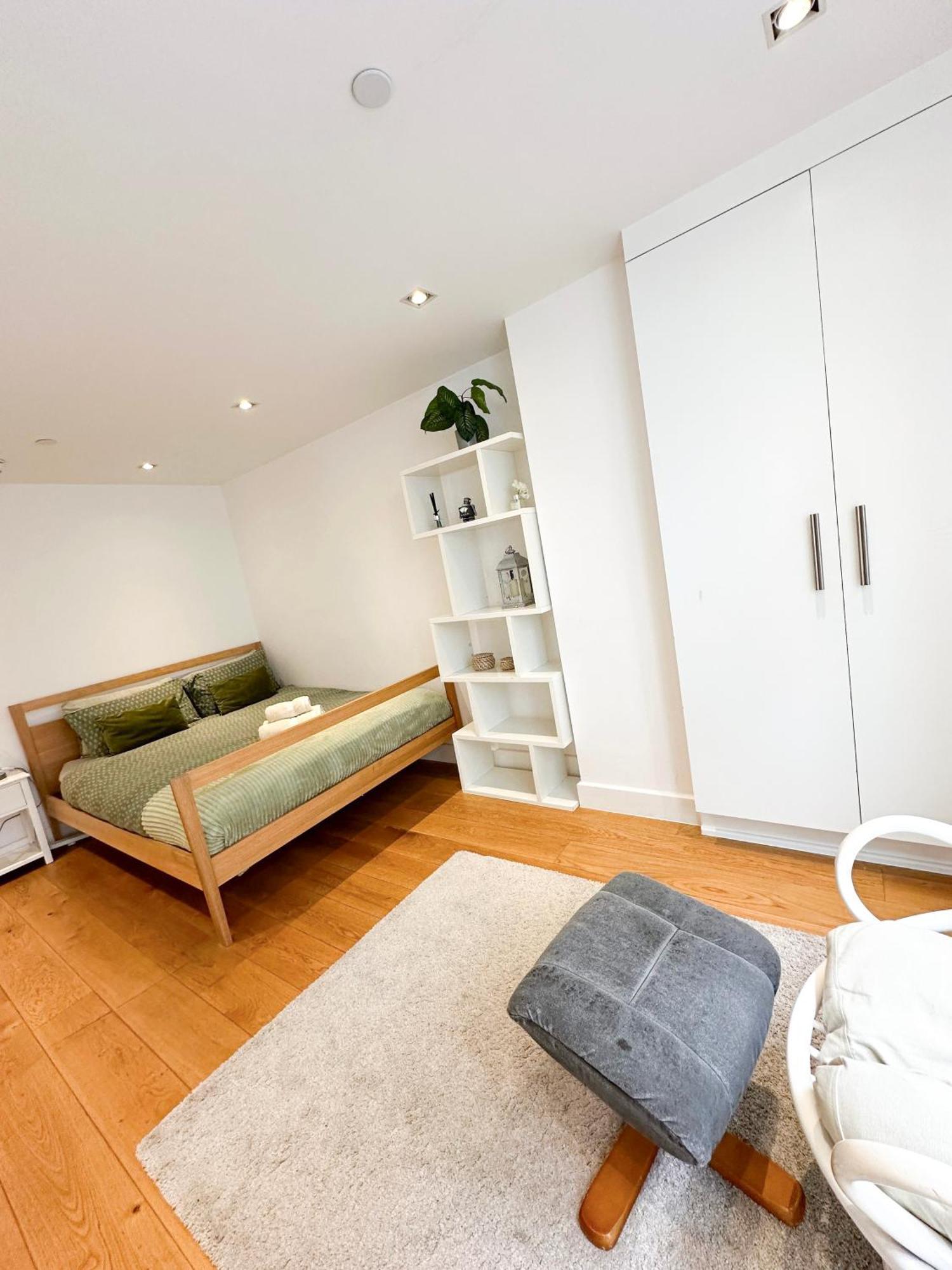 Chic 3 Bedroom Flat With Private Terrace In Holloway Near Finsbury Park London Kültér fotó