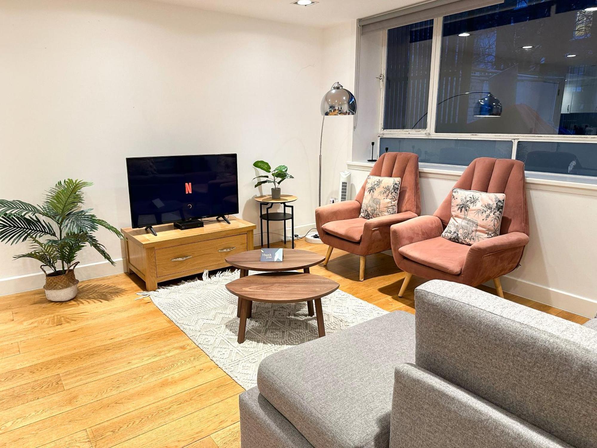 Chic 3 Bedroom Flat With Private Terrace In Holloway Near Finsbury Park London Kültér fotó