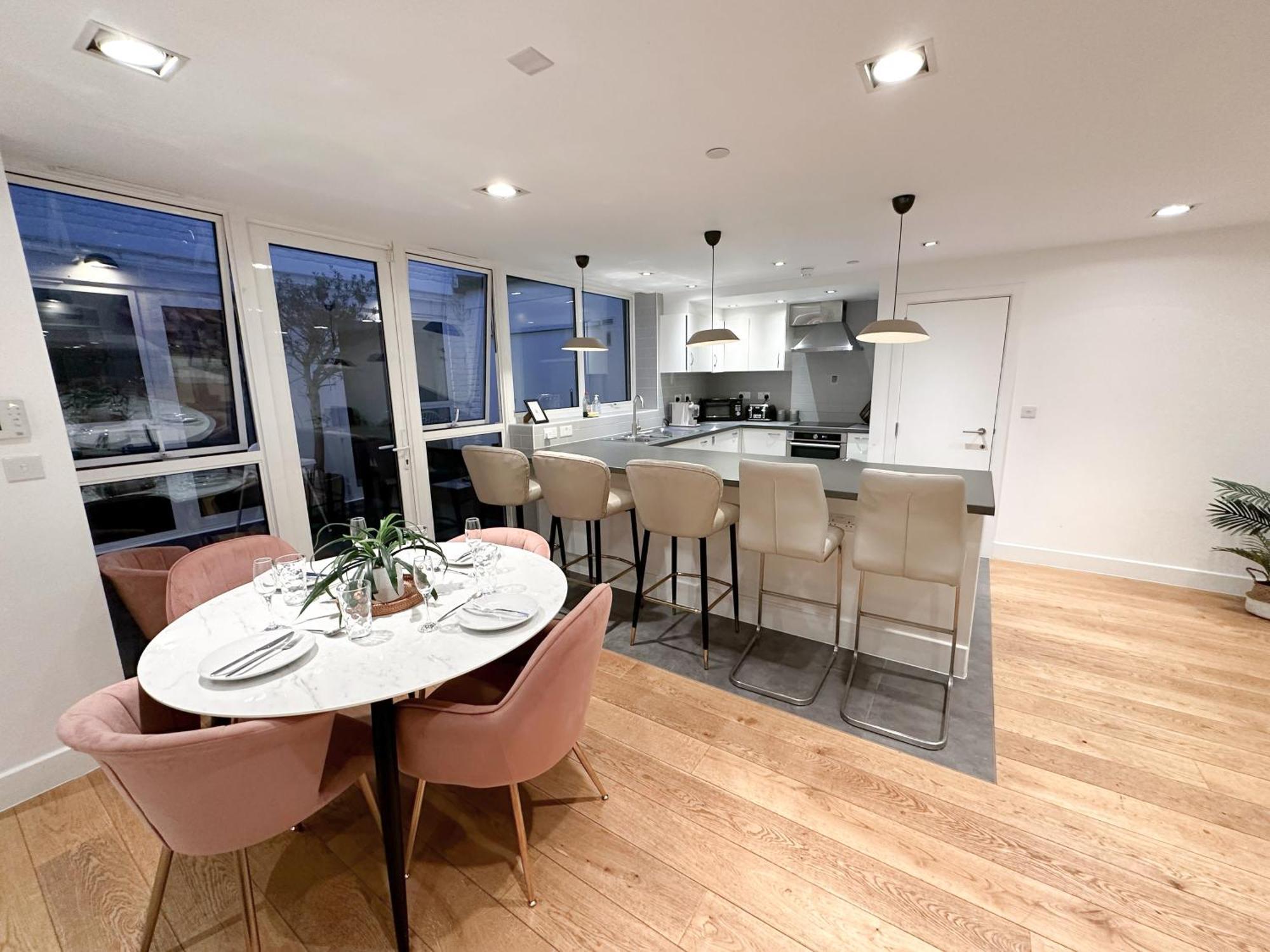 Chic 3 Bedroom Flat With Private Terrace In Holloway Near Finsbury Park London Kültér fotó